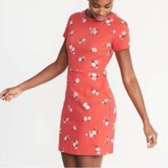 Old Navy Dresses & Skirts - Old Navy Women Size XS Red Floral Ponte Knit Short Sleeve Sheath Dress NWT